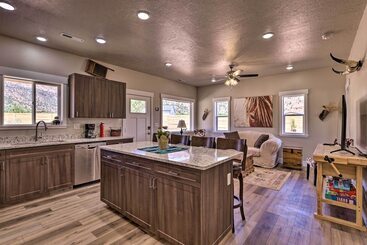 コテージ Quiet Kanab Home W/ Panoramic Views & Porch!