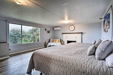 بيت ريفى Serenity By The Sea   Chic Oceanfront Home W/ Deck