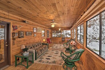קוטג'' Smoky Mountain Cabin W/ Hot Tub & Views!