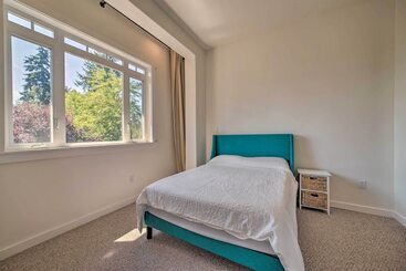 茅舍 Spacious Lake Stevens Home W/ Fire Pit, Patio