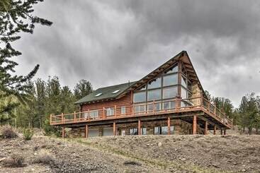 Сельский дом Spacious, Luxe Cabin W/ Mtn Views, Sauna & More!