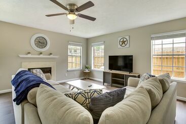 茅舍 Texas Gulf Coast Vacation Rental: Private Pool!