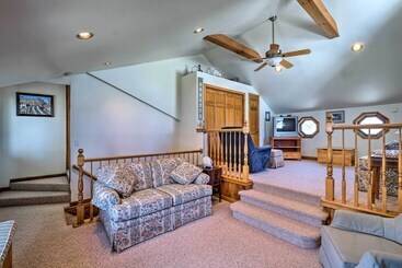 קוטג'' Waterfront Home On Lake George W/ Boat Dock!