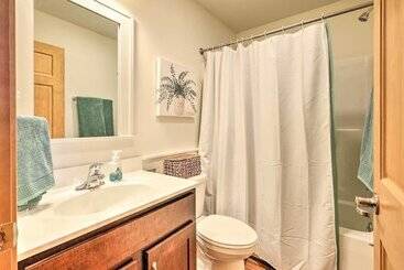 קוטג'' Chestertown Hideaway W/ Lake & Beach Access!