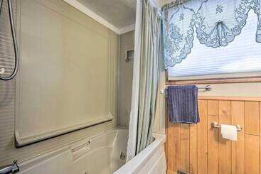 קוטג'' Cozy White Pine Home   10 Mi To Porcupine Mtn