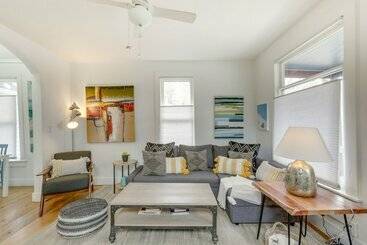 Downtown Cottage W/ Patio: Next To Colorado River!