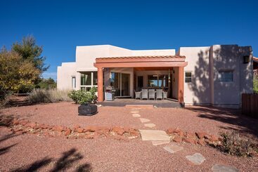 קוטג'' Expansive Sedona Retreat W/ Private Hot Tub, Views