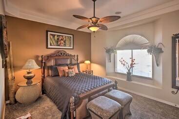 کلبه Convenient Lake Havasu City Gem W/ Pool + Views!