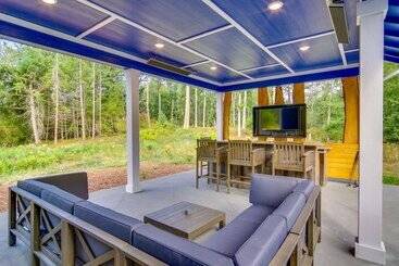 بيت ريفى Lovely Clinton Home W/ Hot Tub On 10 Acres!