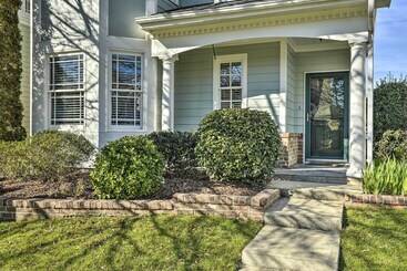 کلبه Lovely Morrisville Home W/ Patio & Gas Grill!