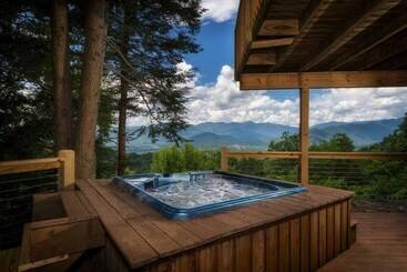 Сельский дом Modern Mtn Retreat W/ Hot Tub & Stellar Views!
