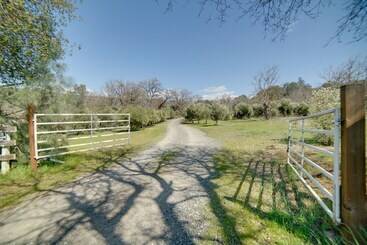 별장 Pet Friendly Clearlake Oaks Vacation Home W/ Pool!