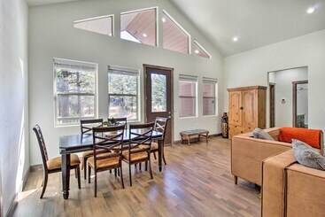بيت ريفى Pet Friendly Show Low Cabin: Near Hiking!
