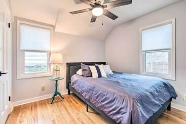 کلبه Pet Friendly Uptown Normal Home: Steps To Isu