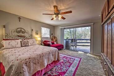 별장 Walk To Downtown: Eclectic Murphys Home W/ Decks!