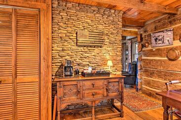 별장 Cabin Near Boone W/ Hot Tub & Mountain Views