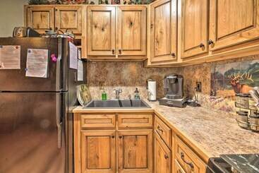 קוטג'' Family & Pet Friendly: Rustic Lakeside Cabin