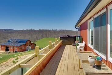 بيت ريفى Scenic Ranch House W/ Fishing Pond!