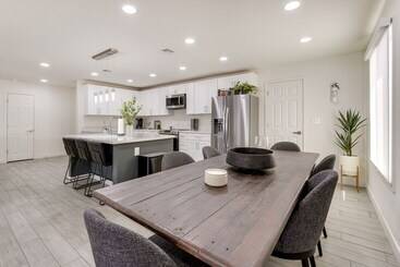 Сельский дом Scottsdale Abode: Fire Pit & Private Pool W/ Spa