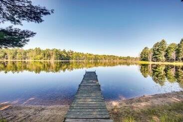 Serene Woodruff Cottage: Lakefront Access!