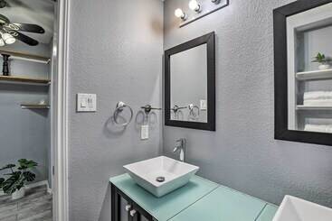 茅舍 Sleek Rockwall Home Near Dtwn Dallas & Lake!