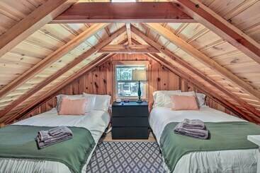 コテージ Woodsy Pinetop Cabin W/ Deck & Separate Casita