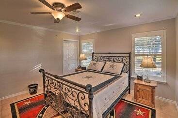 بيت ريفى Casa De Samuel   Patio, Fountain & Outdoor Kitchen