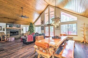 コテージ Pinetop Retreat W/ Fire Pit & Game Room!