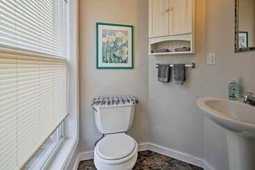 茅舍 Cozy The Woodshop Cabin W/ Deck & Forest Views!