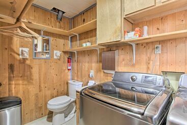 コテージ Dog Friendly Home: Fenced Yard, Great Amenities!