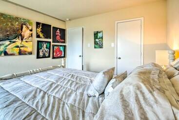 קוטג'' Eclectic Katy Home W/ Yard & Community Pool!