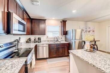 کلبه ~ 6 Mi To Waco: Newly Constructed Family Home