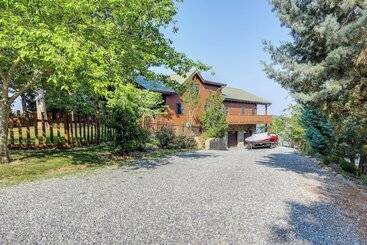 קוטג'' Family Friendly Dandridge Home W/ Lake Views!