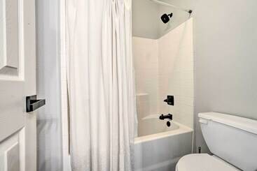 بيت ريفى Glendale Home, 4 Mi To Peoria Sports Complex!