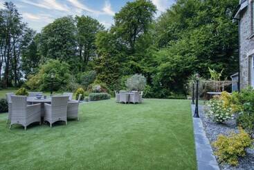 קוטג'' Hill House Country Estate Princes Gate