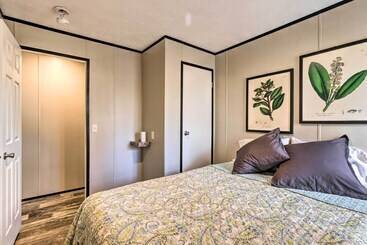 بيت ريفى Lakefront Wetumpka Escape W/ Furnished Deck!