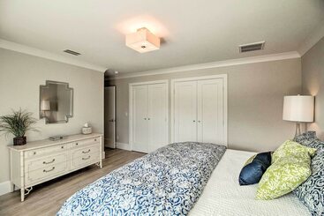 별장 Lavish Vero Beach Escape With Pool, Patio + Dock!