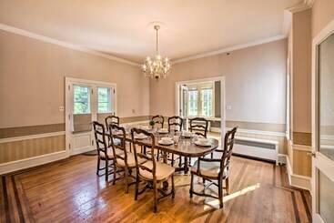 کلبه Lovely Reading Home W/ Large Yard On 7 Acres!
