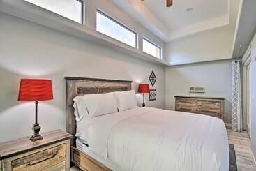 קוטג'' Luxe Phoenix Home: Desert Butte View & Heated Pool