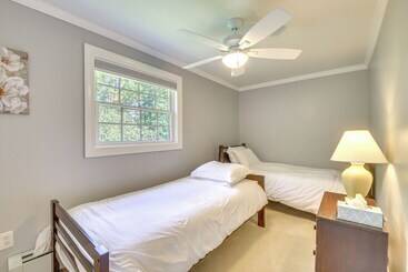 بيت ريفى Readfield Retreat W/ Lake Maranacook Views!