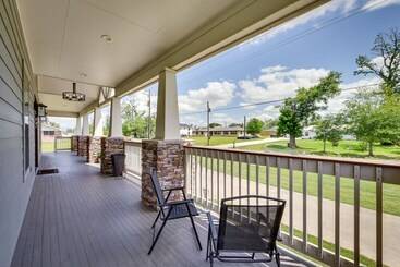 کلبه Spacious Lake Charles Craftsman   Pet Friendly!