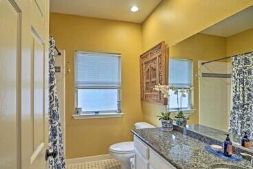 별장 Round Rock Lakefront Home W/ Water Toys & Fire Pit