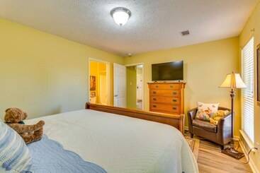 کلبه Suburban Conway Vacation Rental: 2 Mi To Uca!