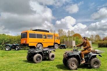 بيت ريفى Vintage All Terrain Italian Army Truck