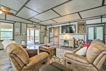 بيت ريفى Waterfront Bay St Louis Beach House W/ Deck!