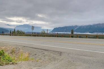 קוטג'' Alaskan Retreat Near Matanuska Glacier & River!