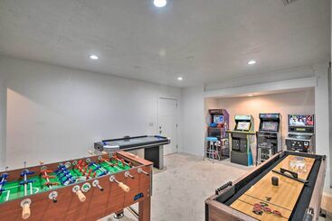 بيت ريفى Beachfront Oasis W/ Game Room & Ocean Views!