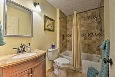 茅舍 Charming Galax Retreat W/ Wraparound Deck!