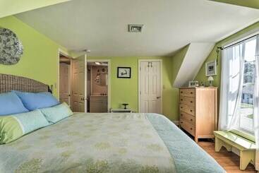 Cape Cod Cottage W/ Deck, Grill, & Games!