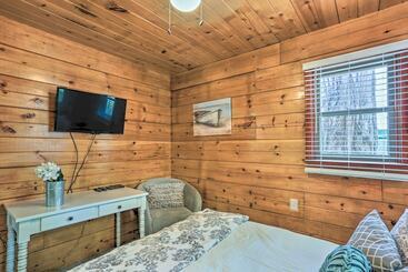 Сельский дом Half Mi To Shaver Lake: Cabin W/ Wraparound Deck